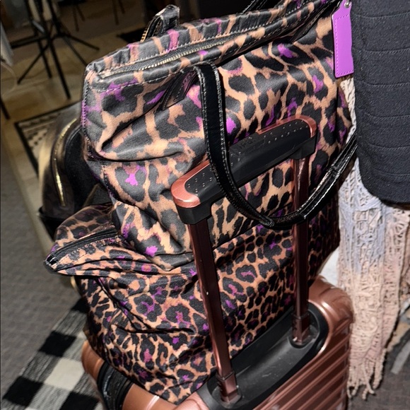 Coach overnight bag with matching tote
Beautiful set 🖤🤎💜 - Picture 3 of 16